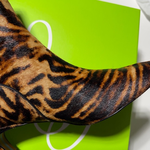 Leopard Print Pointed Toe Ankle Boot - Picture 3 of 6